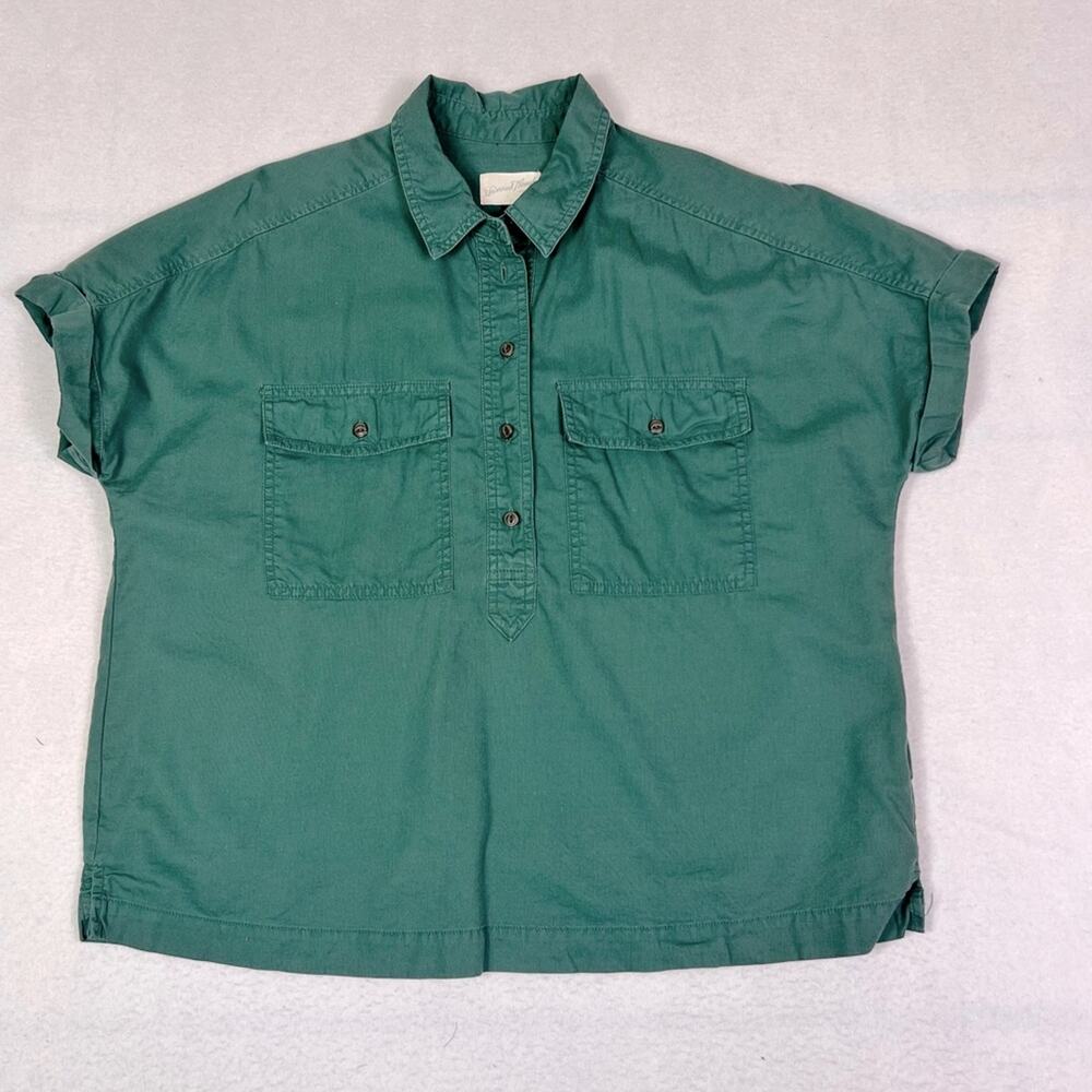 Universal Thread Women Size M Green Dolman Short Sleeve Utility Button